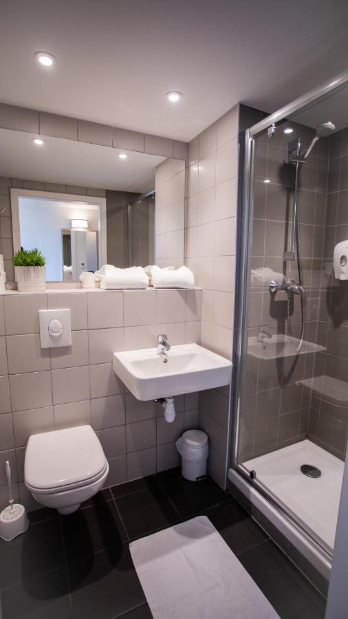 Oneloft Hotel Оберне Екстериор снимка